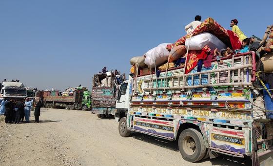 Le HCR appelle à aider les réfugiés afghans contraints de quitter le Pakistan et l'Iran